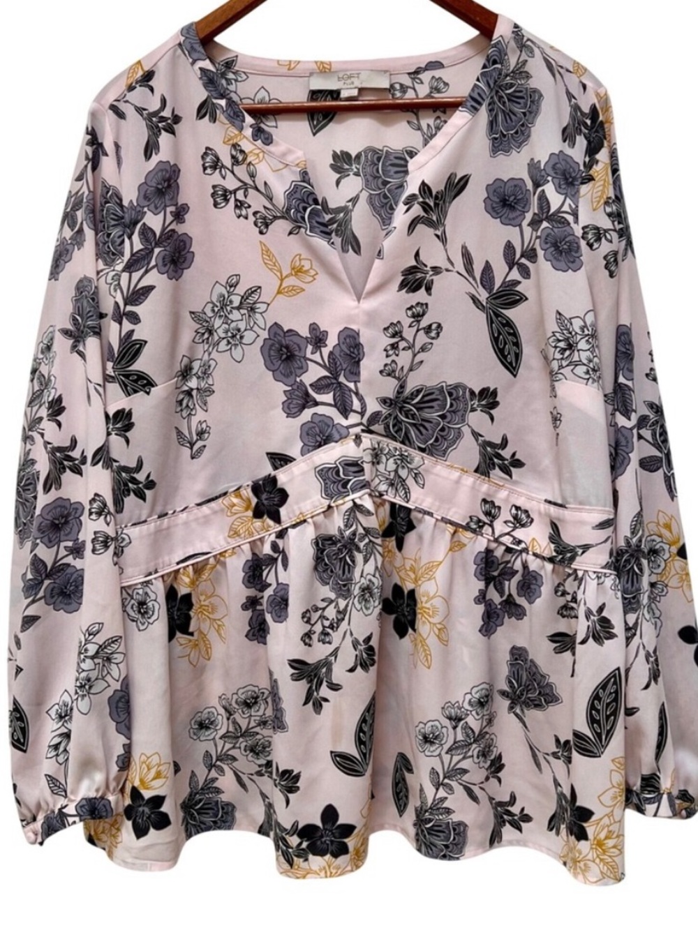 LOFT Blush Pink Floral V-Neck Peplum Top women’s size 24 EUC